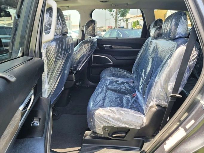 Used Kia Telluride I, 3.8 l, 2020 in Sharjah by Tabarak Used Cars, Grey color. American Specs | AUTO.AE