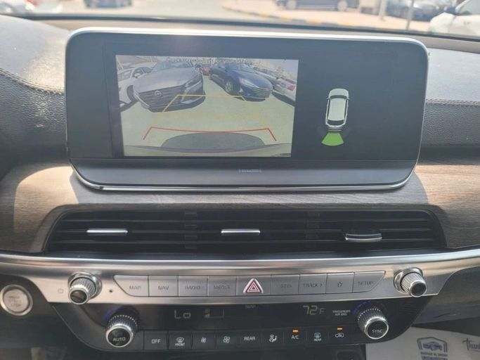 Used Kia Telluride I, 3.8 l, 2020 in Sharjah by Tabarak Used Cars, Grey color. American Specs | AUTO.AE