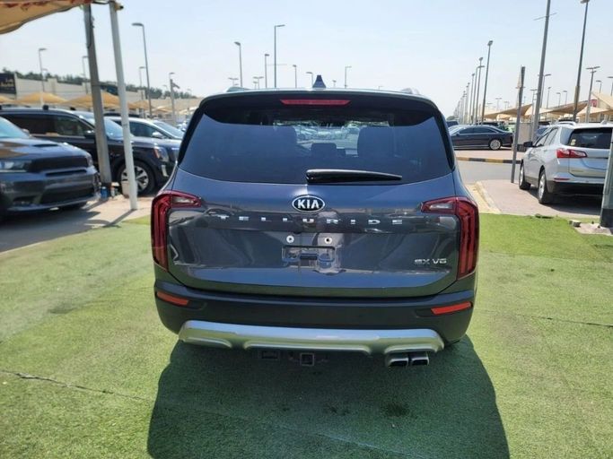 Used Kia Telluride I, 3.8 l, 2020 in Sharjah by Tabarak Used Cars, Grey color. American Specs | AUTO.AE