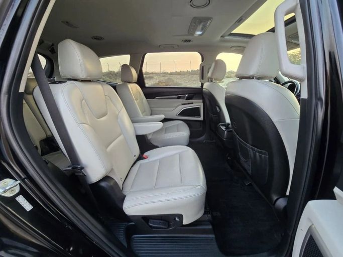 Подержанный Kia Telluride I, 3.8 л, 2020 в Шардже от Al Jana Used Cars Коричневый цвет. Американская | AUTO.AE