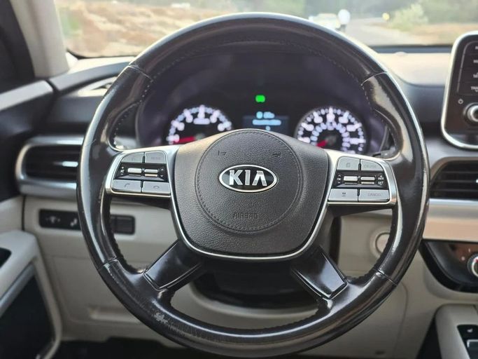 Подержанный Kia Telluride I, 3.8 л, 2020 в Шардже от Al Jana Used Cars Коричневый цвет. Американская | AUTO.AE