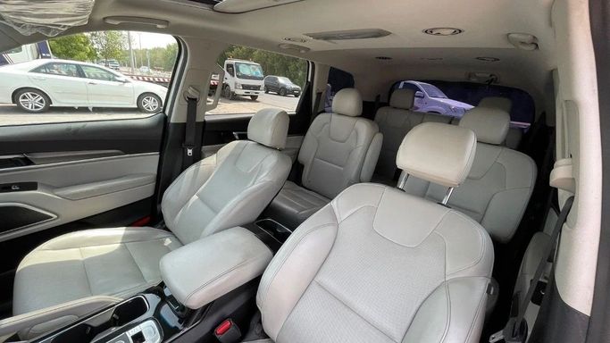 Used Kia Telluride I, 3.8 l, 2020 in Sharjah by Halla Cars, White color. American Specs | AUTO.AE