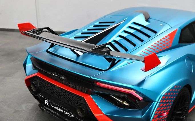 Used Lamborghini Huracán EVO Spyder I Facelift, 5.2 l, 2022 in Sharjah by Al Qassem Cars Trading, Blue color. American Specs | AUTO.AE