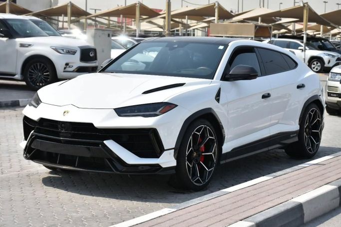 Подержанный Lamborghini Urus Performante I Рестайлинг, 4.0 л, 2023 в Шардже от Alfaris Used Cars Белый цвет. Other | AUTO.AE