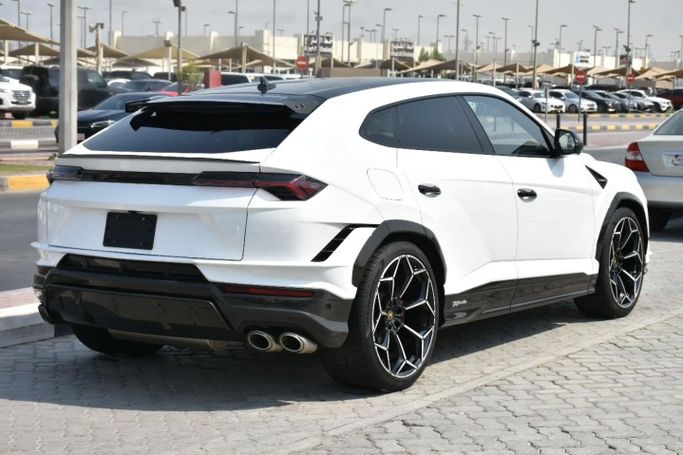 Подержанный Lamborghini Urus Performante I Рестайлинг, 4.0 л, 2023 в Шардже от Alfaris Used Cars Белый цвет. Other | AUTO.AE