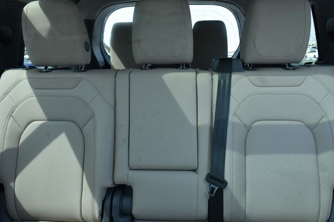 Подержанный Land Rover Defender 110 II, 3.0 л, 2023 в Шардже от Alfaris Used Cars Синий цвет.  | AUTO.AE
