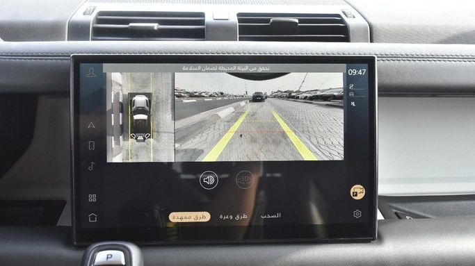 Подержанный Land Rover Defender 90 II, 3.0 л, 2023 в Шардже от Alfaris Used Cars Белый цвет.  | AUTO.AE