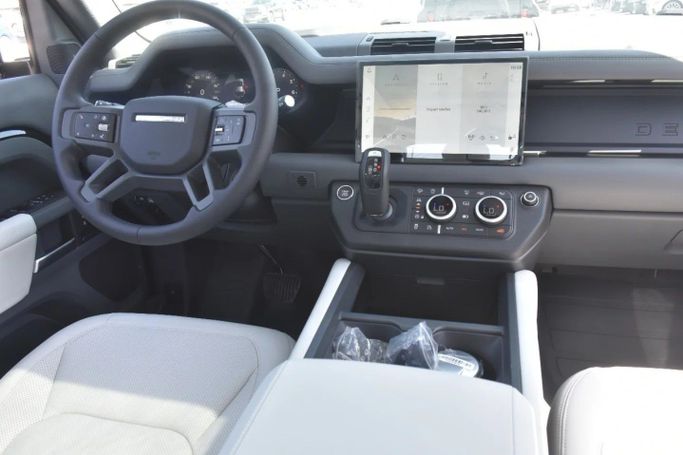 Новый Land Rover Defender P400 II, 3.0 л, 2025 в Шардже от Alfaris Used Cars Черный цвет. Other | AUTO.AE