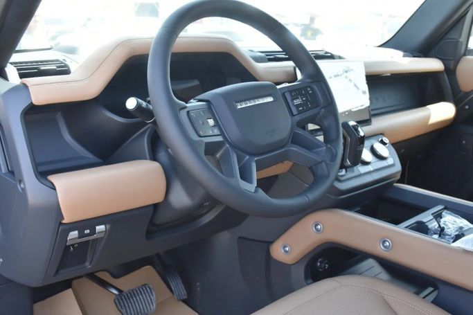 Новый Land Rover Defender 110 II, 2.0 л, 2025 в Шардже от Alfaris Used Cars Черный цвет. Other | AUTO.AE