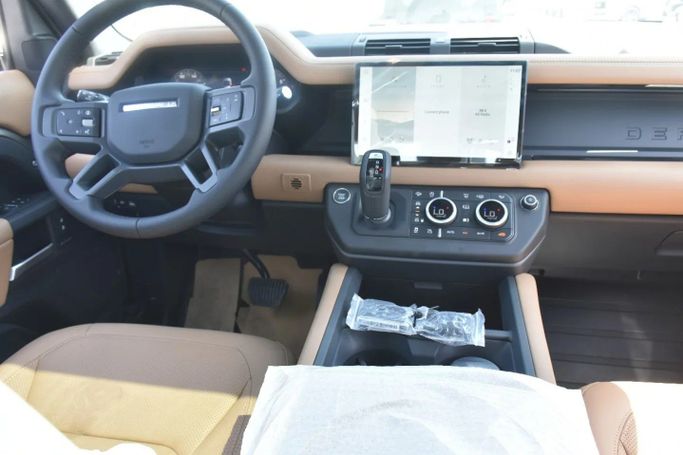 Новый Land Rover Defender 110 II, 2.0 л, 2025 в Шардже от Alfaris Used Cars Черный цвет. Other | AUTO.AE