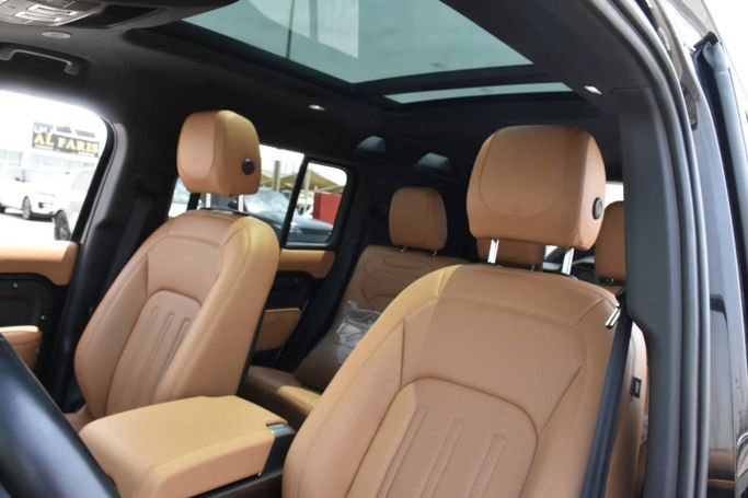 Подержанный Land Rover Defender 110 II, 2.0 л, 2023 в Шардже от Alfaris Used Cars Черный цвет. Other | AUTO.AE