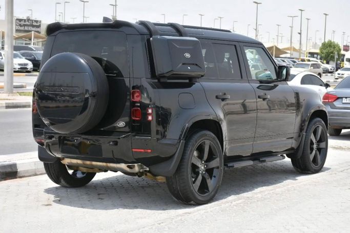 Подержанный Land Rover Defender 110 II, 2.0 л, 2023 в Шардже от Alfaris Used Cars Черный цвет. Other | AUTO.AE