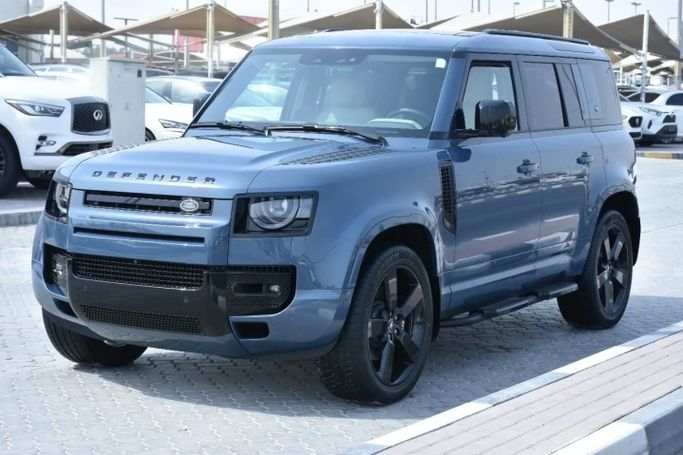 Подержанный Land Rover Defender 110 II, 3.0 л, 2023 в Шардже от Alfaris Used Cars Синий цвет. Other | AUTO.AE