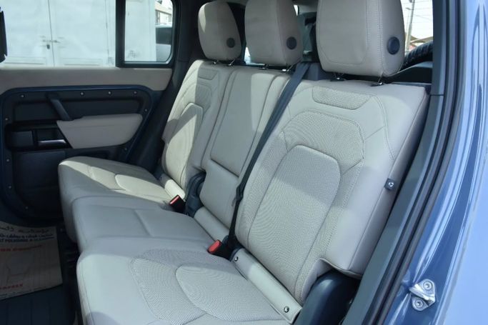 Подержанный Land Rover Defender 110 II, 3.0 л, 2023 в Шардже от Alfaris Used Cars Синий цвет. Other | AUTO.AE