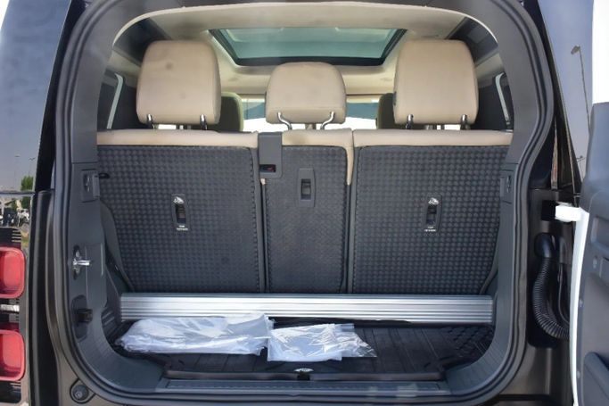 Used Land Rover Defender 90 II, 3.0 l, 2023 in Sharjah by Alfaris Used Cars, White color. Other | AUTO.AE