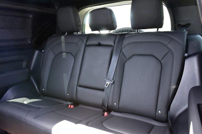Used Land Rover Defender 90 II, 5.0 l, 2023 in Sharjah by Alfaris Used Cars, Green color. Other | AUTO.AE