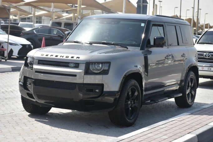 Подержанный Land Rover Defender 110 II, 3.0 л, 2022 в Шардже от Alfaris Used Cars Серебристый цвет. Other | AUTO.AE