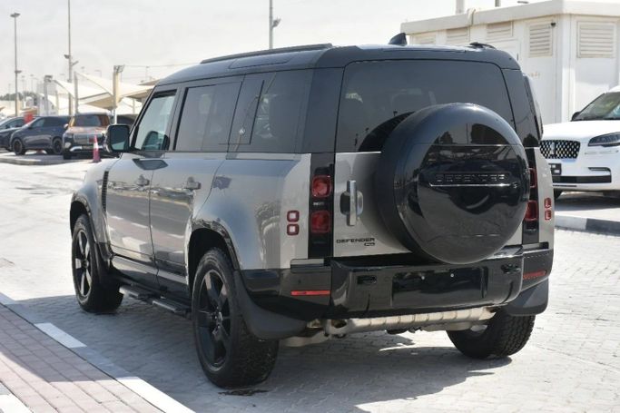 Подержанный Land Rover Defender 110 II, 3.0 л, 2022 в Шардже от Alfaris Used Cars Серебристый цвет. Other | AUTO.AE