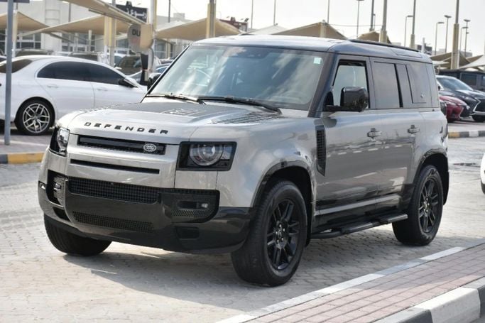 Подержанный Land Rover Defender 110 II, 3.0 л, 2022 в Шардже от Alfaris Used Cars Серебристый цвет. Other | AUTO.AE