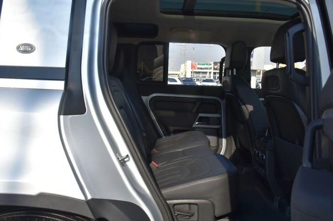 Used Land Rover Defender 110 II, 3.0 l, 2022 in Sharjah by Alfaris Used Cars, Silver color. Other | AUTO.AE