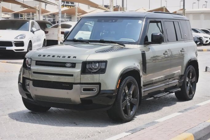 Подержанный Land Rover Defender 110 II, 3.0 л, 2022 в Шардже от Alfaris Used Cars Зеленый цвет. Other | AUTO.AE