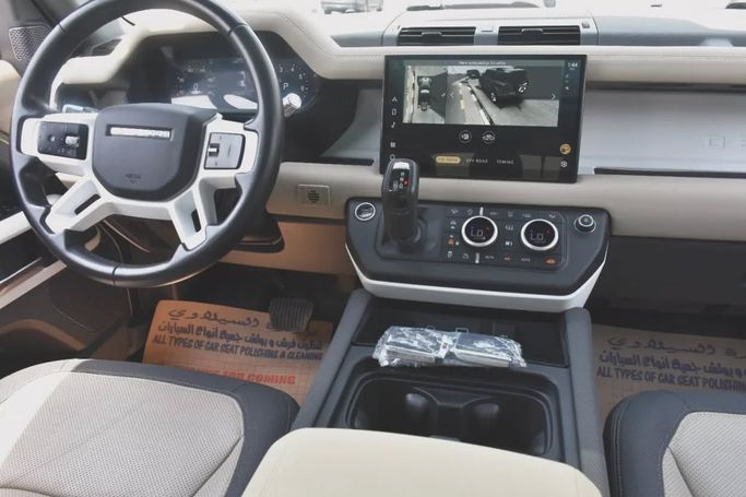 Подержанный Land Rover Defender 110 II, 3.0 л, 2022 в Шардже от Alfaris Used Cars Зеленый цвет. Other | AUTO.AE