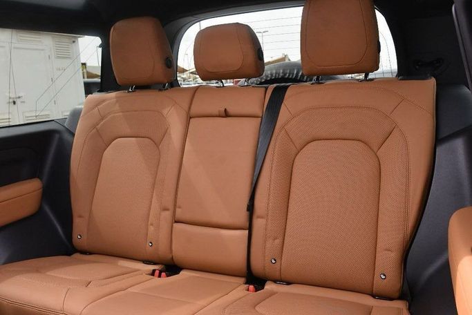 Подержанный Land Rover Defender 90 II, 3.0 л, 2023 в Шардже от Alfaris Used Cars Белый цвет. Other | AUTO.AE