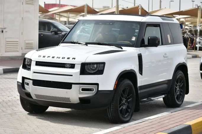 Подержанный Land Rover Defender 90 II, 3.0 л, 2023 в Шардже от Alfaris Used Cars Белый цвет. Other | AUTO.AE