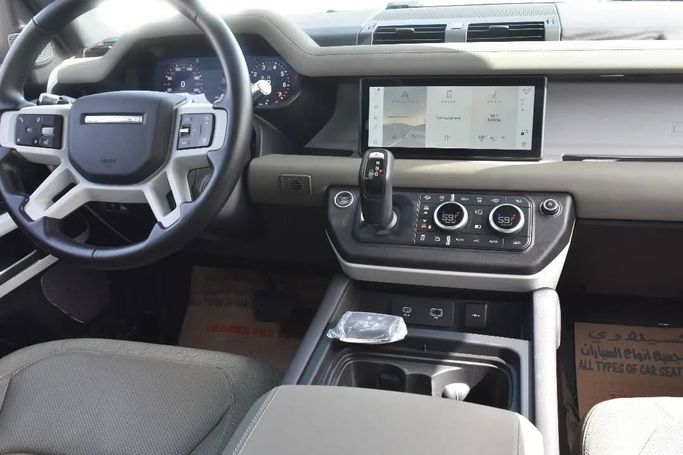 Подержанный Land Rover Defender 110 II, 3.0 л, 2021 в Шардже от Alfaris Used Cars Черный цвет. Other | AUTO.AE