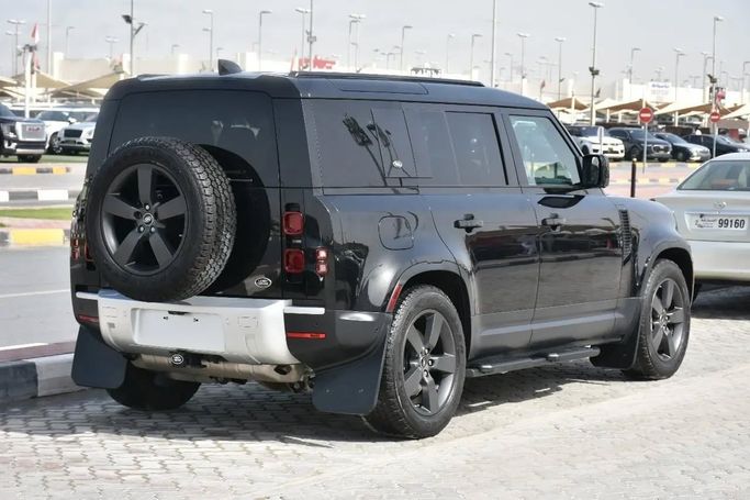 Подержанный Land Rover Defender 110 II, 3.0 л, 2021 в Шардже от Alfaris Used Cars Черный цвет. Other | AUTO.AE