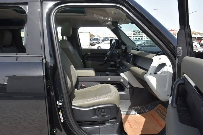 Подержанный Land Rover Defender 110 II, 3.0 л, 2021 в Шардже от Alfaris Used Cars Черный цвет. Other | AUTO.AE
