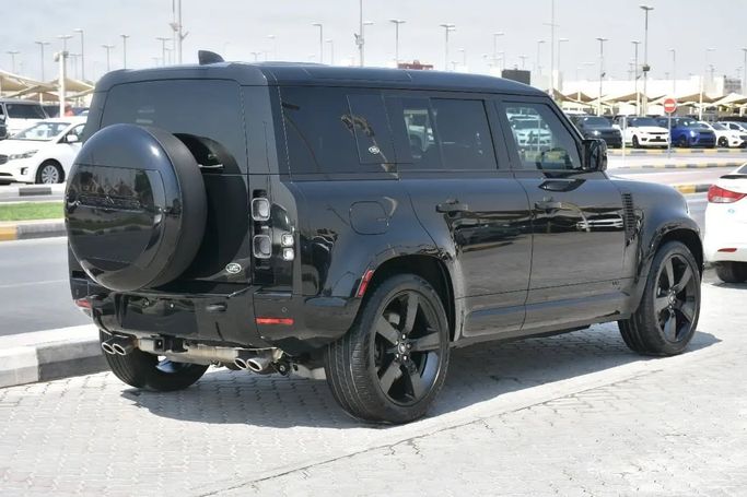 Подержанный Land Rover Defender 110 II, 5.0 л, 2023 в Шардже от Alfaris Used Cars Черный цвет. Other | AUTO.AE