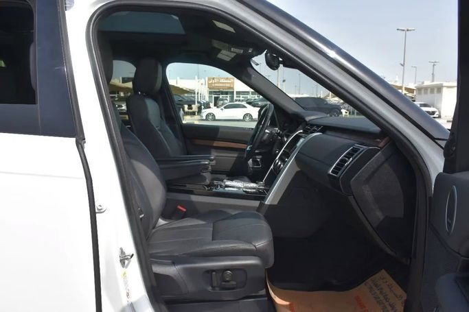 Used Land Rover Defender 110 II, 3.0 l, 2019 in Sharjah by Alfaris Used Cars, White color. Other | AUTO.AE