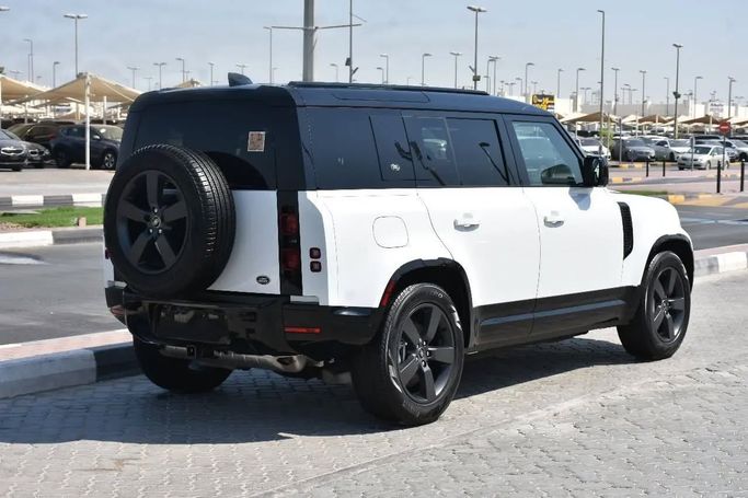 Подержанный Land Rover Defender 110 II, 3.0 л, 2022 в Шардже от Alfaris Used Cars Белый цвет. Other | AUTO.AE