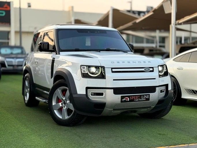 Подержанный Land Rover Defender 110 II, 2.0 л, 2021 в Шардже от Speed Line Used Cars Белый цвет. GCC | AUTO.AE