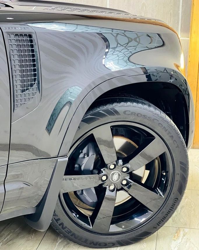 Used Land Rover Defender P400 II, 3.0 l, 2025 in Sharjah by Speed Cars, Black color. GCC Specs | AUTO.AE