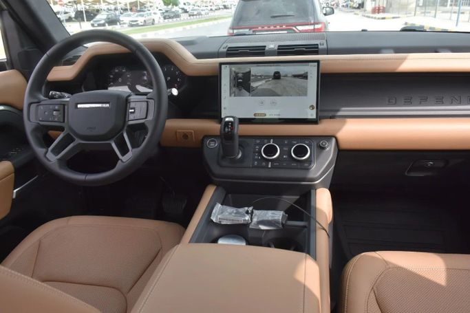Подержанный Land Rover Defender 110 II, 3.0 л, 2025 в Шардже от Alfaris Used Cars Серый цвет. Other | AUTO.AE
