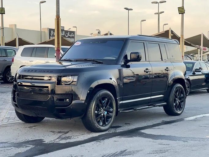 Подержанный Land Rover Defender 110 II, 3.0 л, 2020 в Шардже от ASAL ALHAIBAH USED CARS Черный цвет. GCC | AUTO.AE