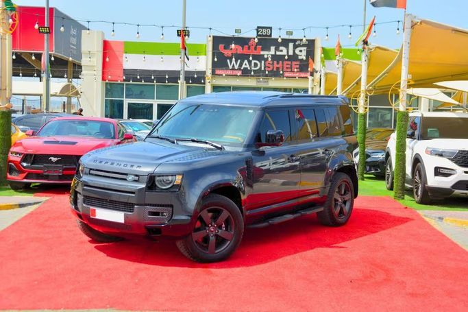 Подержанный Land Rover Defender 110 II, 3.0 л, 2024 в Шардже от Wadishee Used Cars Серый цвет. GCC | AUTO.AE | Объявление #254836