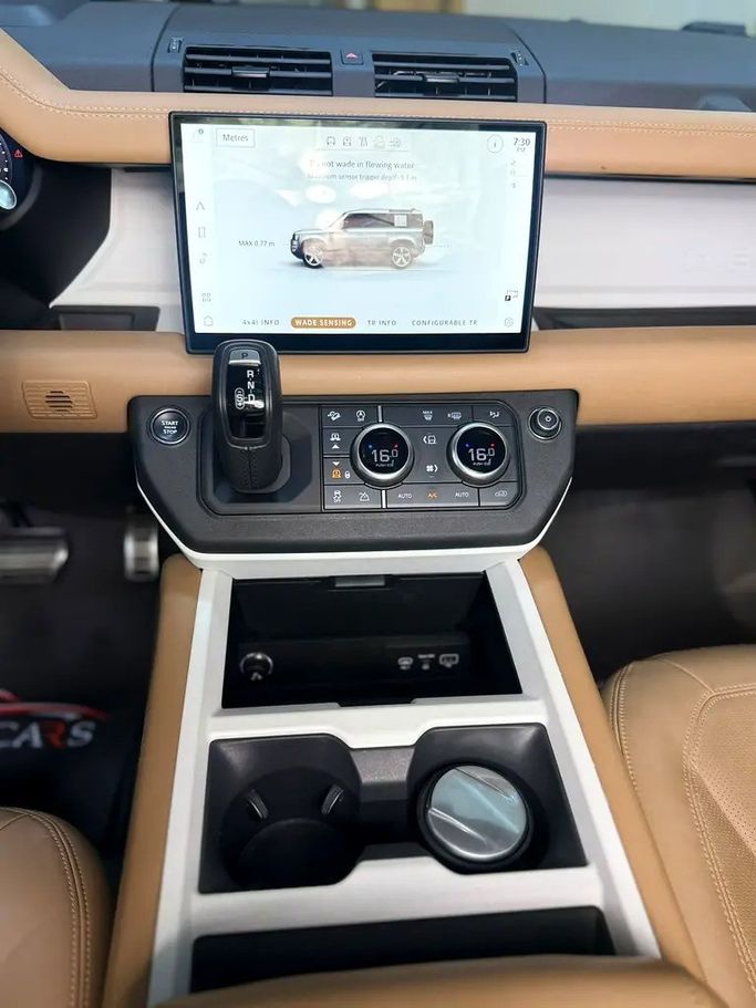 Used Land Rover Defender 110 II (L663), 3.0 l, 2025 in UAE, Sharjah by Speedcars, Black color. GCC Specs | AUTO.AE | Listing #295636 — photo 13 of 19