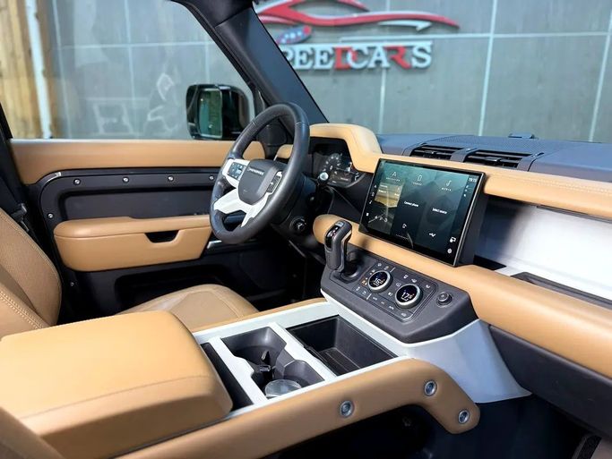 Used Land Rover Defender 110 II (L663), 2.0 l, 2025 in UAE, Sharjah by Speedcars, Grey color. GCC Specs | AUTO.AE | Listing #295638 — photo 15 of 17