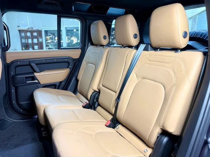 Used Land Rover Defender 110 II (L663), 2.0 l, 2025 in UAE, Sharjah by Speedcars, Grey color. GCC Specs | AUTO.AE | Listing #295638 — photo 16 of 17