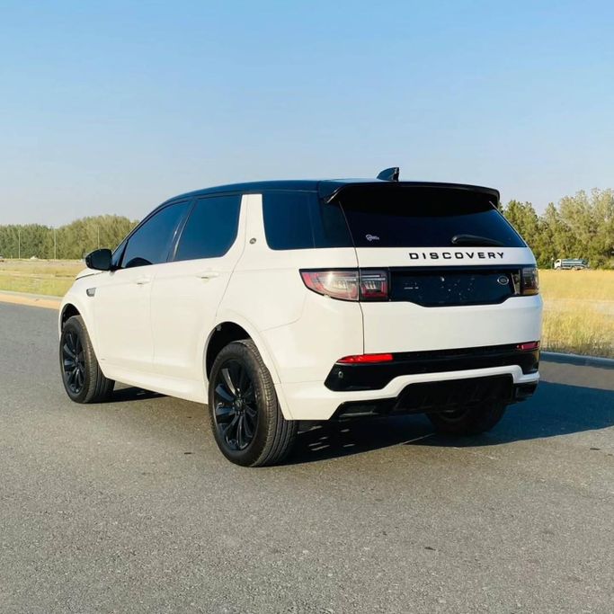 Подержанный Land Rover Discovery P300 V Рестайлинг, 2.0 л, 2020 в Шардже от Sarmad Cars Белый цвет. Other | AUTO.AE