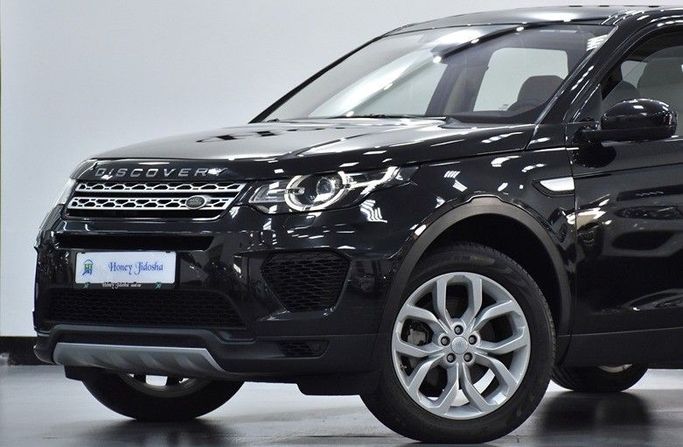 Подержанный Land Rover Discovery Sport I, 2.0 л, 2018 в Шардже от Honey Gidosha Used Cars Tr. Черный цвет.  | AUTO.AE