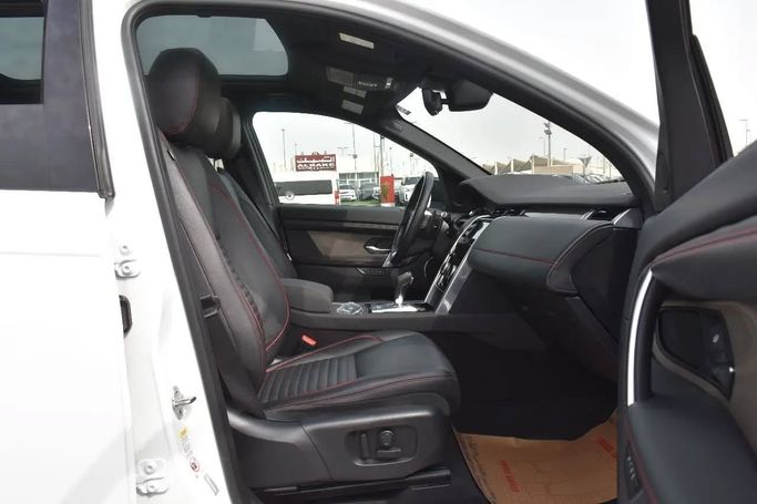 Used Land Rover Discovery Sport I Facelift, 2.0 l, 2020 in Sharjah by Alfaris Used Cars, White color. Other | AUTO.AE