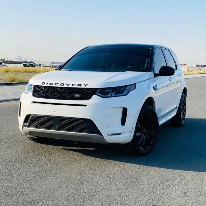 Подержанный Land Rover Discovery Sport P360 V Рестайлинг, 3.0 л, 2020 в Шардже от Sarmad Cars Белый цвет. Other | AUTO.AE