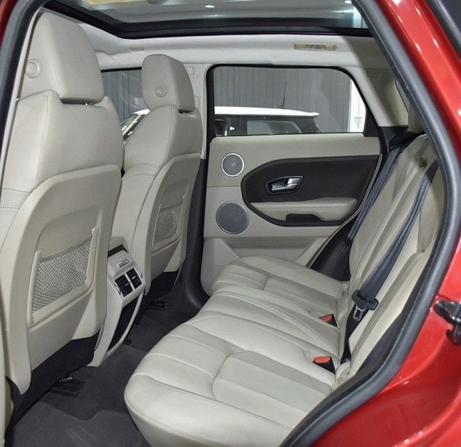 Подержанный Land Rover Range Rover Evoque P240 I Рестайлинг, 2.0 л, 2016 в Шардже от Honey Gidosha Used Cars Tr. Красный цвет.  | AUTO.AE