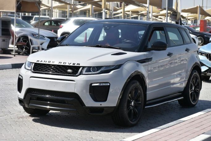Подержанный Land Rover Range Rover Evoque P240 I Рестайлинг, 2.0 л, 2016 в Шардже от Alfaris Used Cars Белый цвет. Other | AUTO.AE