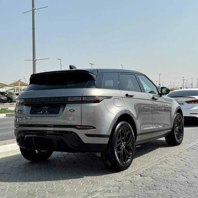Подержанный Land Rover Range Rover Evoque P250 II, 2.0 л, 2020 в Шардже от Alfaris Used Cars Серый цвет. Other | AUTO.AE
