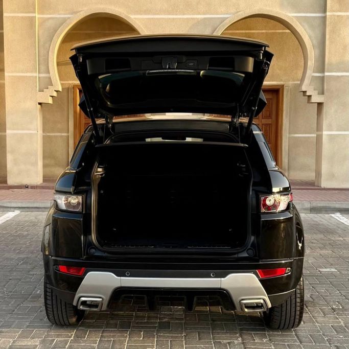 Подержанный Land Rover Range Rover Evoque P240 I, 2.0 л, 2015 в Шардже от Sarmad Cars Черный цвет. Other | AUTO.AE